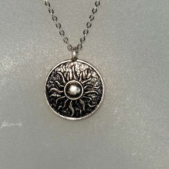 Sun Fashion Necklace Small Silver Costume Jewelry New Age Boho - Picture 1 of 5